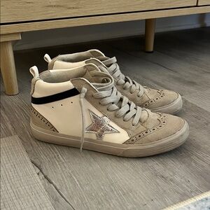 ShuShop Beige and Silver Star Sneakers